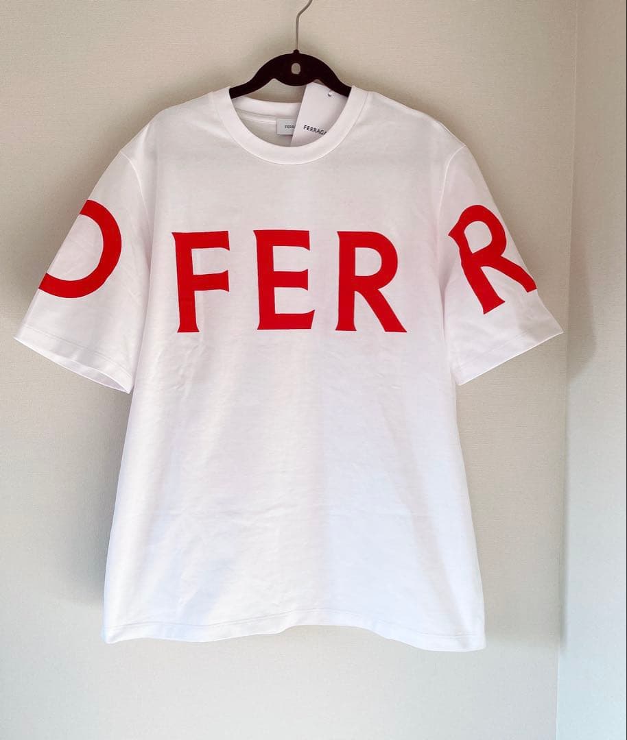 新品★FERRAGAMO★正規品フェラガモ　ロゴTシャツ unisex男女兼用