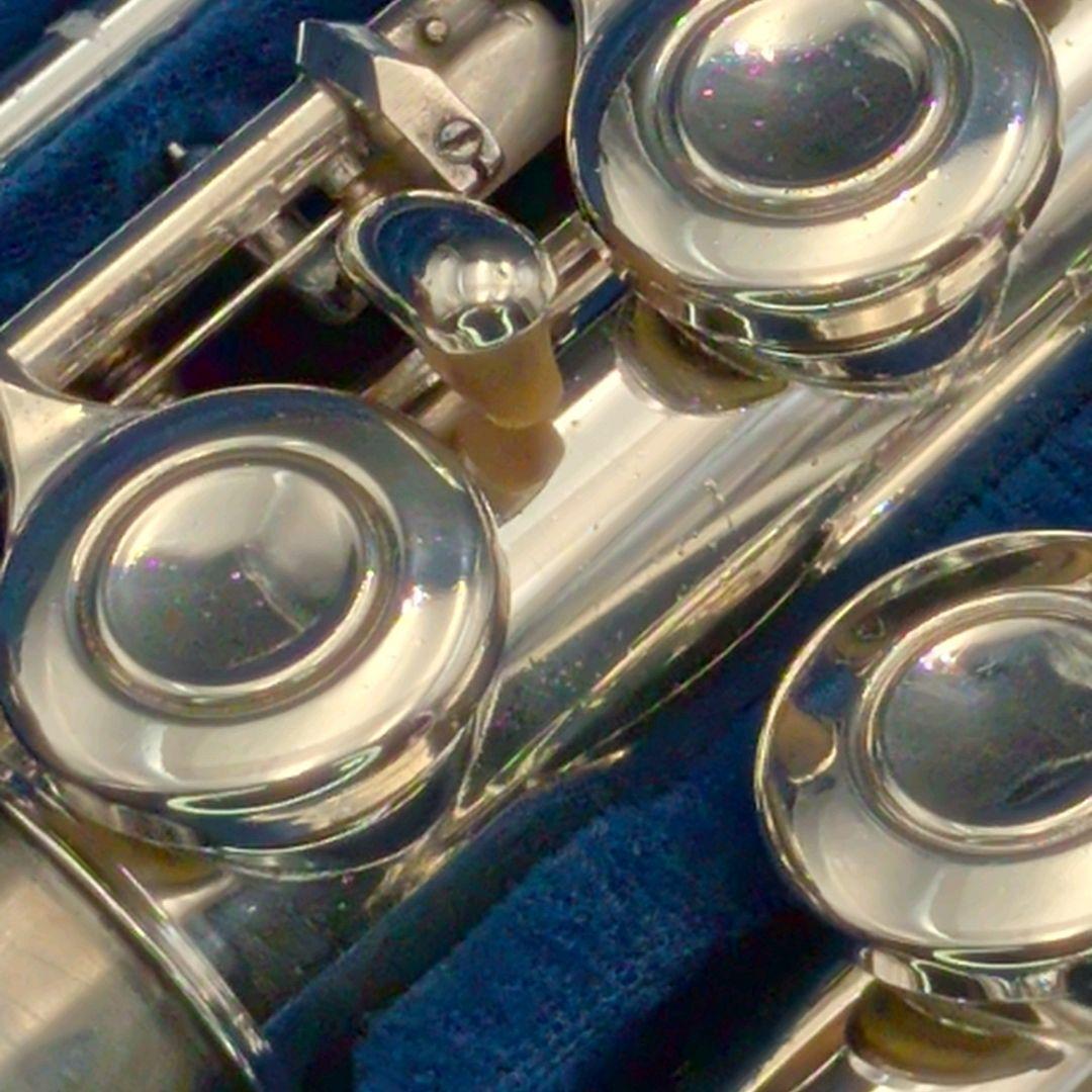 フルート　調整済　ヤマハYFL211S(Eメカ.銀メッキ仕様)