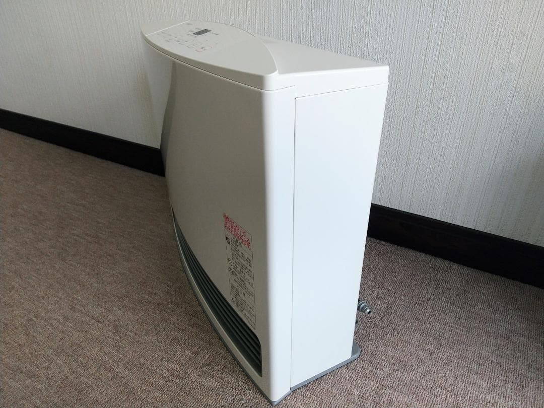 プロパンガスファンヒーター ホワイト スリムデザイン　未使用