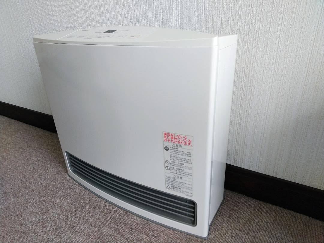 プロパンガスファンヒーター ホワイト スリムデザイン　未使用