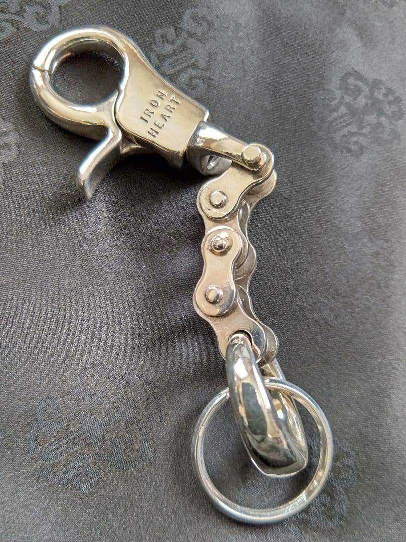 IRON HEART　アイアンハート　シルバーキーホルダー
