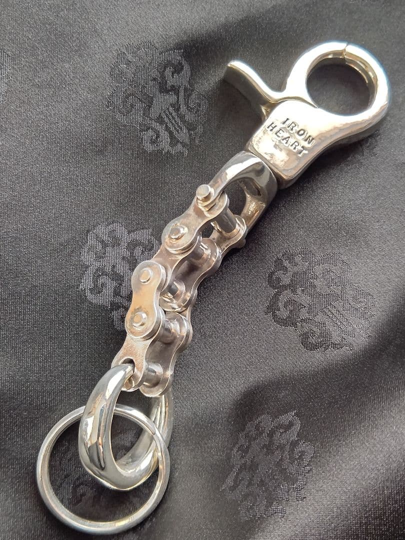 IRON HEART　アイアンハート　シルバーキーホルダー