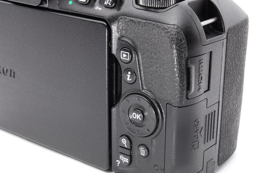 みさき✨美品 Wi-Fi搭載機 箱付き✨ Nikon D5500ダブル