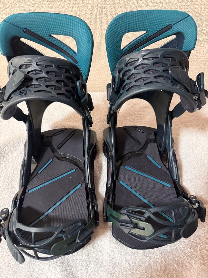 サロモン　ホログラム　Mサイズ