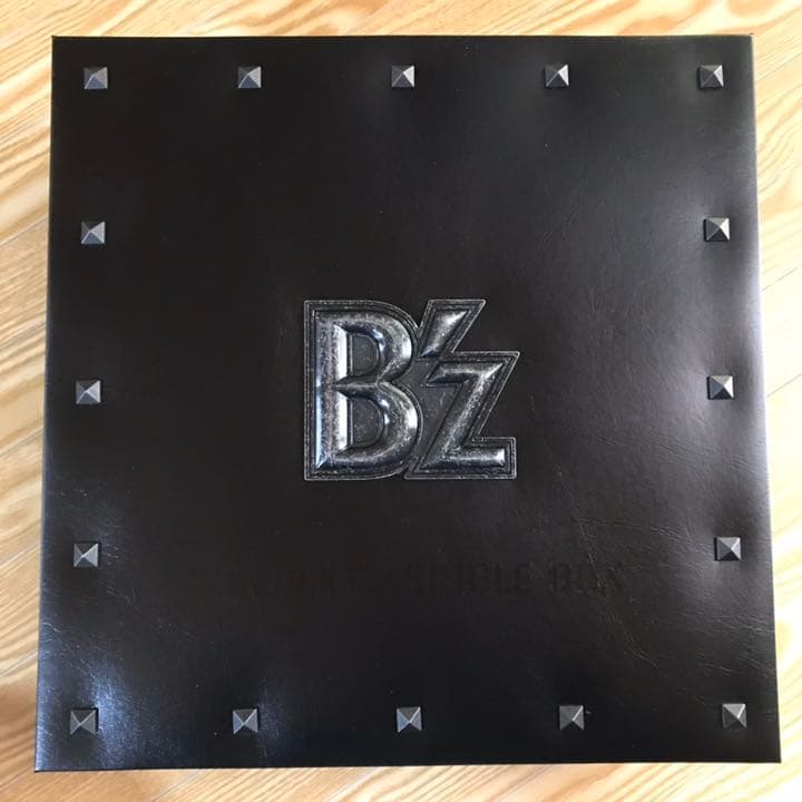 邦楽 B'z COMPLETE SINGLE BOX(Black Edition)