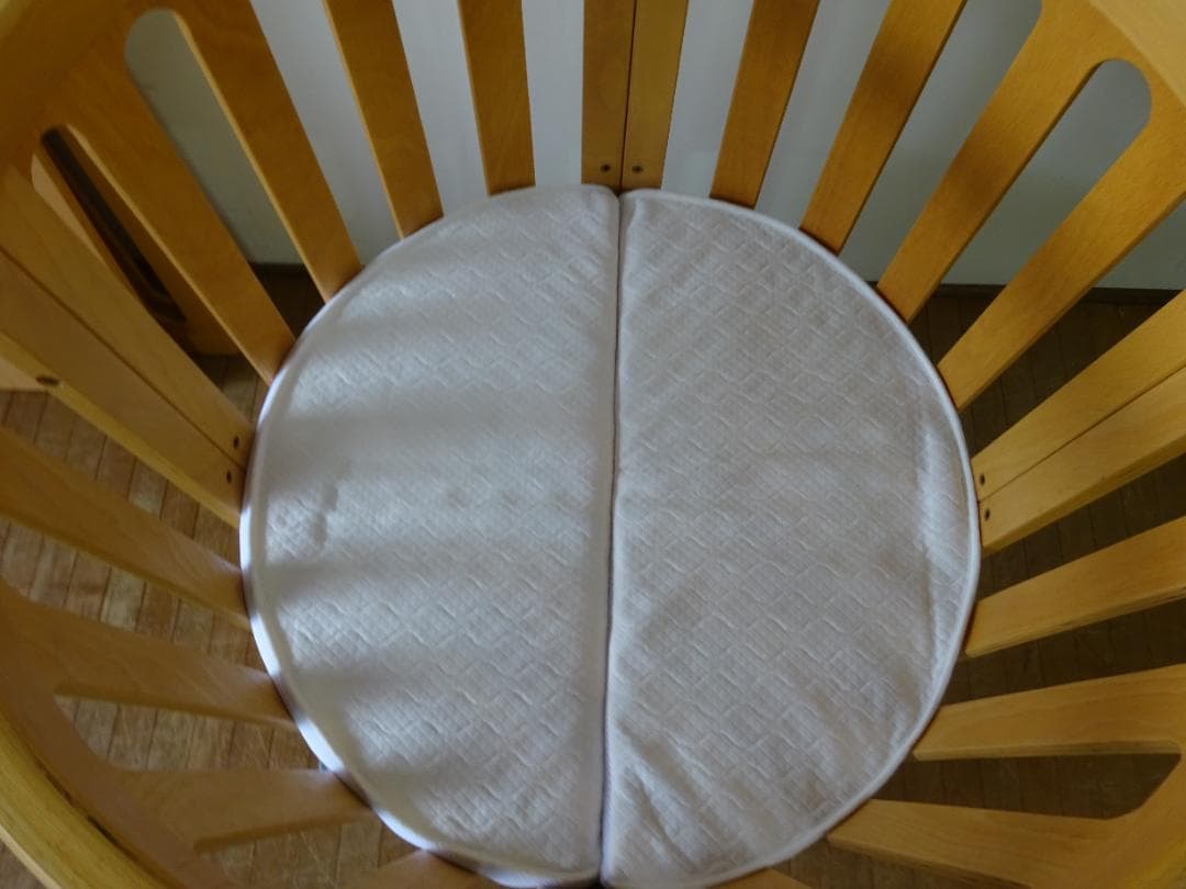 ベビーベッド　ベビーサークル　木製　マットレス付き　（検）ストッケ