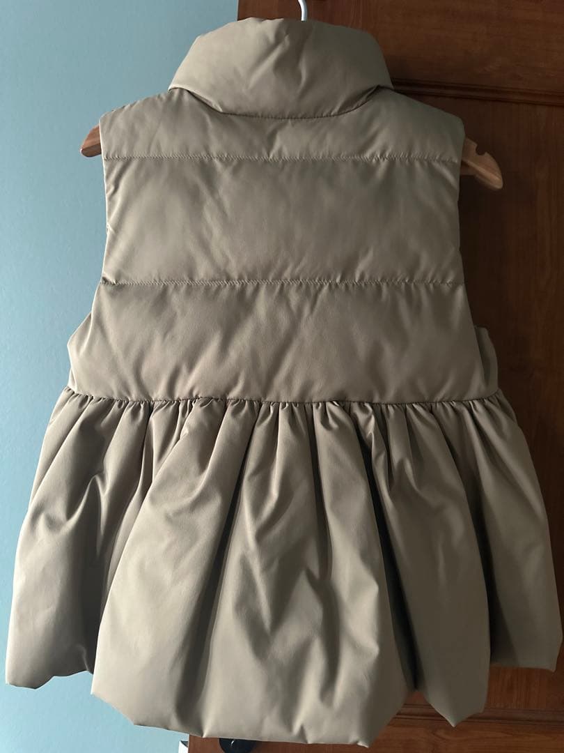 エストネーション　フリルダウンベスト PaDD ペプラム