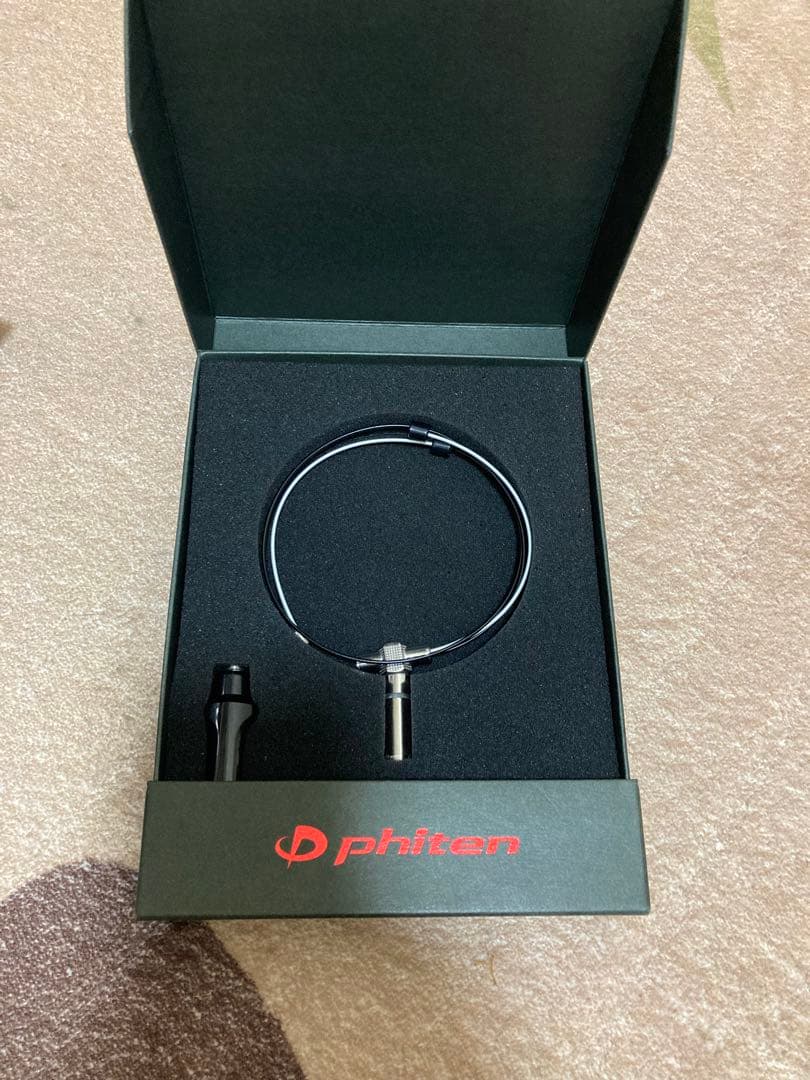 phiten ファイテン　RAKUWAネックレス REVO 50センチ　試着程度