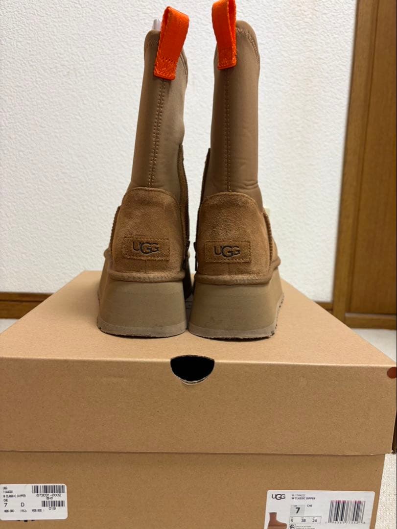 UGG 厚底ブーツ