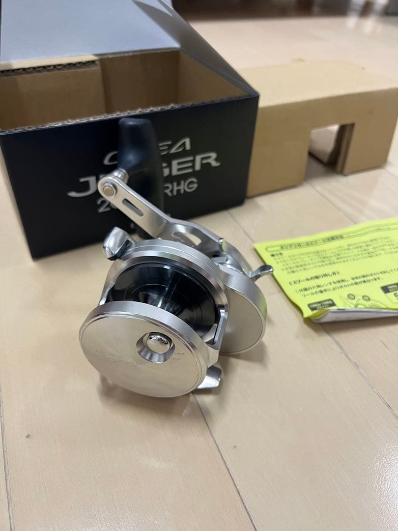 シマノ 17オシアジガー 2001NRHG 左ハンドル