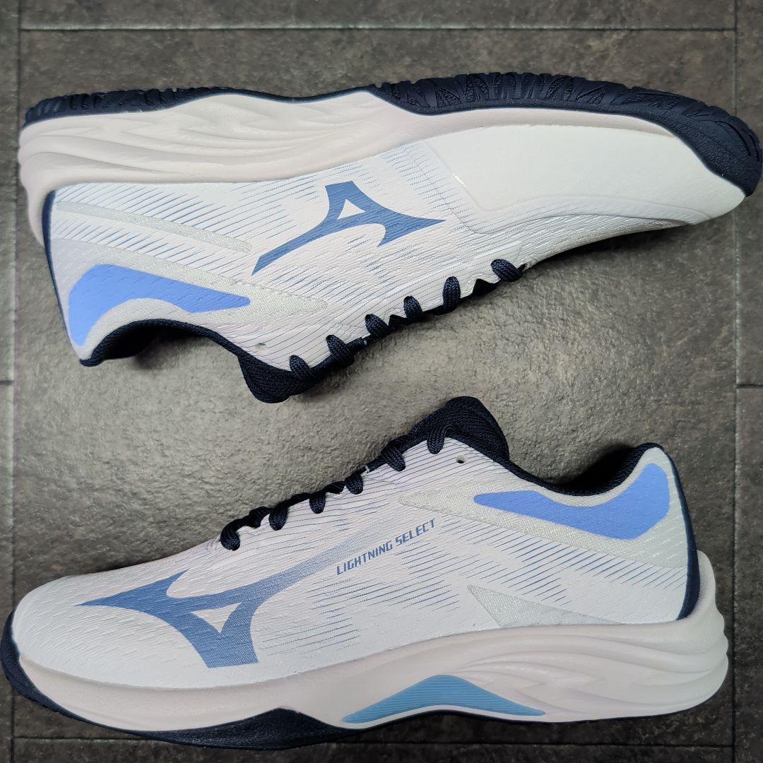 ミズノ　バレーボールシューズ　ライトニングセレクト　23.5cm　新品