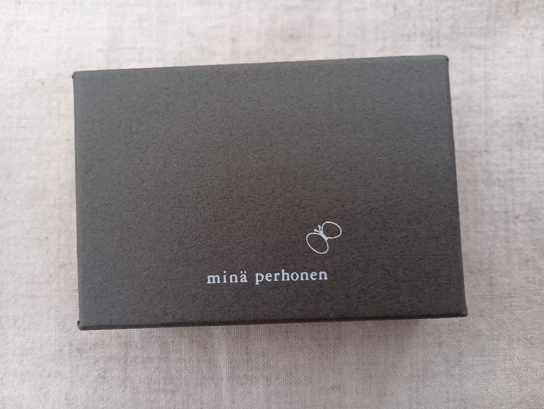minä perhonen ブローチ