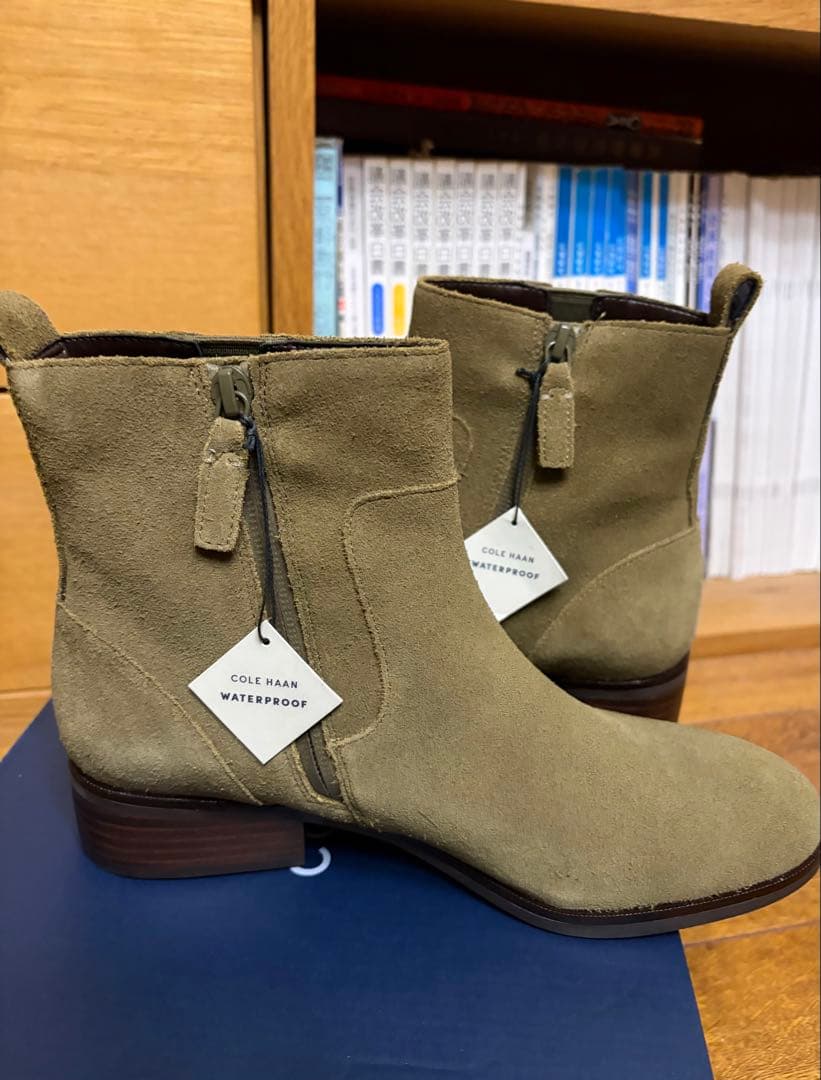 コールハンCole Haan スエードブーツ　LEIGHTON CHELSEA