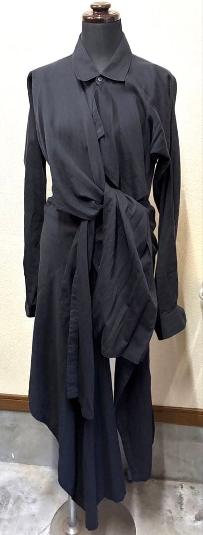 コムデギャルソン　変形デザイン長袖シャツトップス　黒　ブラック