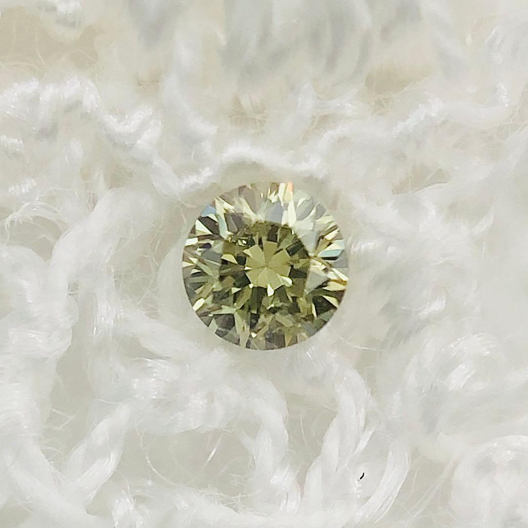 0.032ct Fancy Gray Green SI-2 カメレオンダイヤ