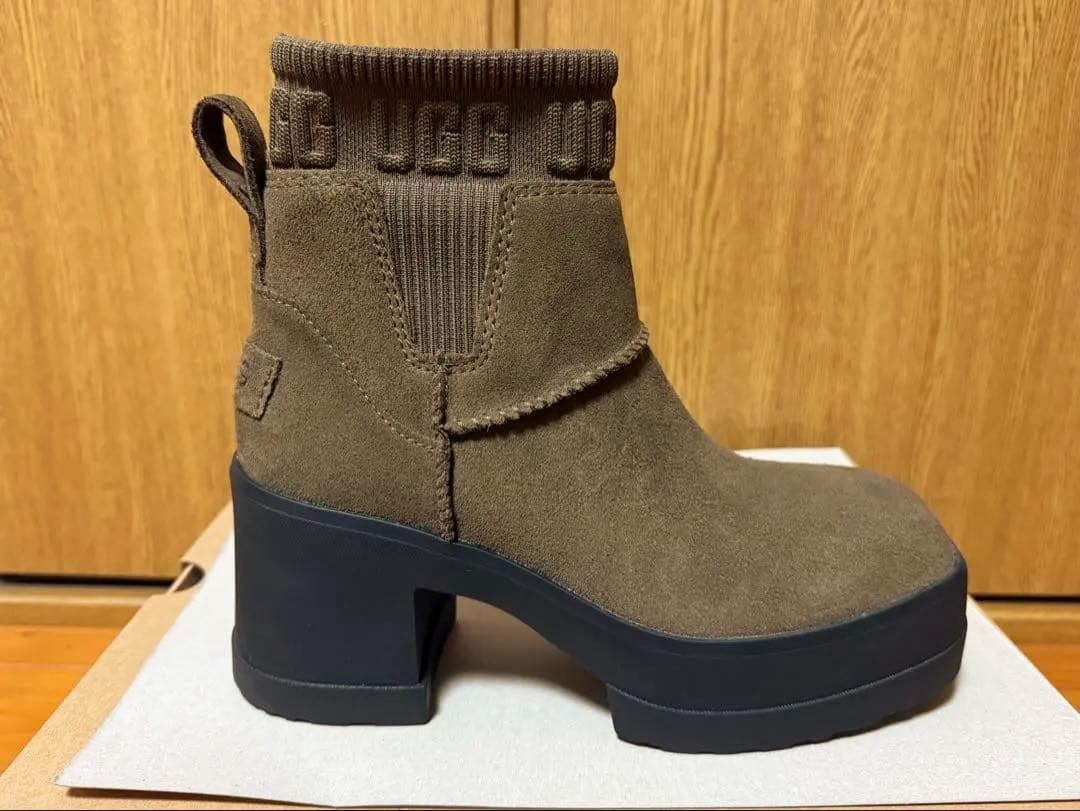 UGG モクシーチェルシー ブーツ ブラウン 箱付き
