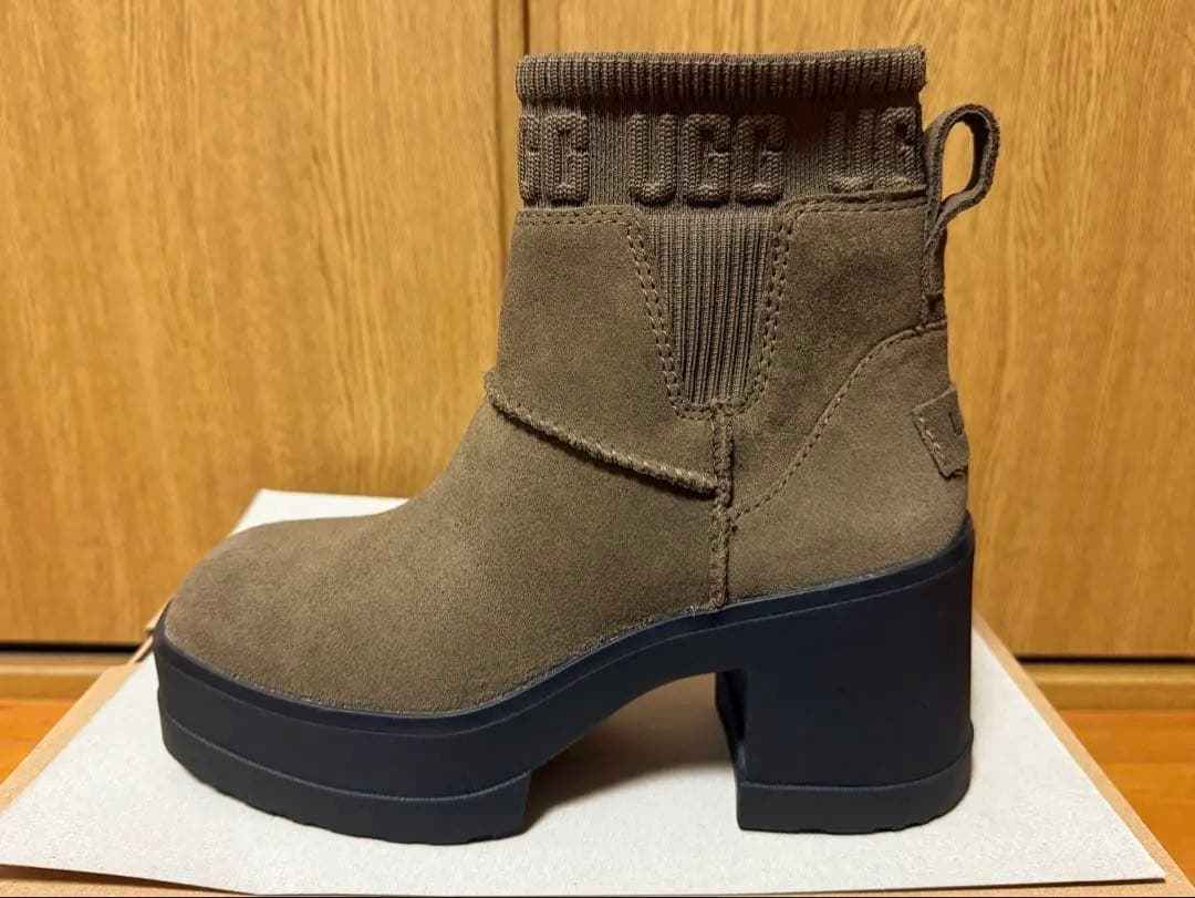 UGG モクシーチェルシー ブーツ ブラウン 箱付き