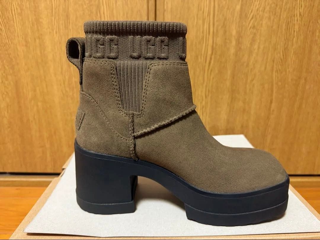 UGG モクシーチェルシー ブーツ ブラウン 箱付き