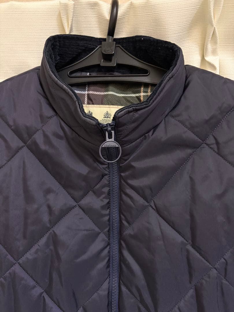Barbour ネイビー キルティングダウンベスト