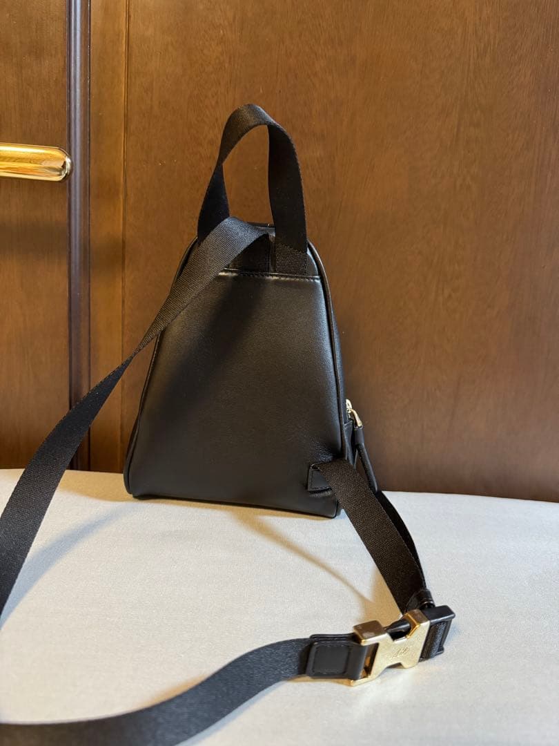 ロジェヴィヴィエボディバッグ