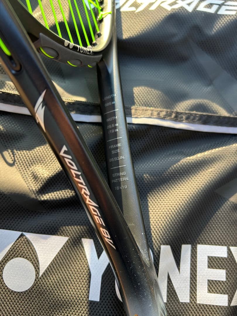 【極美品】YONEX VOLTRAGE 8V テニスラケット