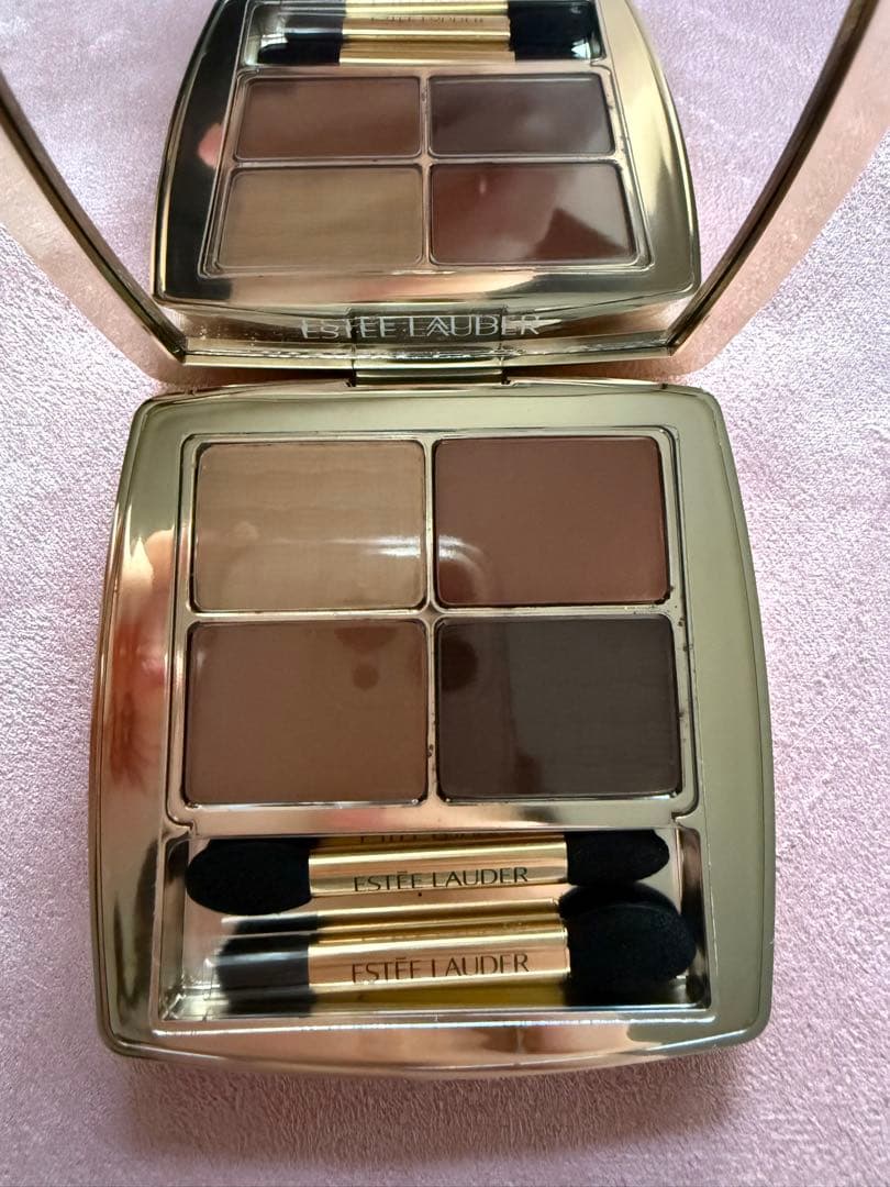 ESTEE LAUDER ザ エッセンシャル アイシャドウクアッド