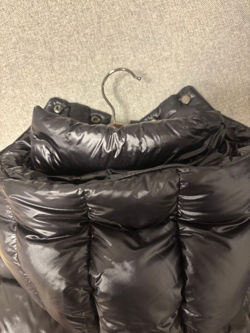 TATRAS ブラック ダウンベスト フード付き