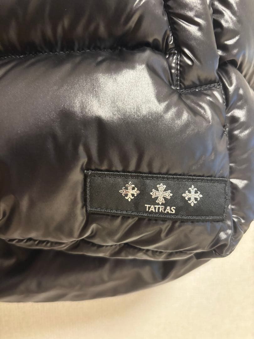 TATRAS ブラック ダウンベスト フード付き