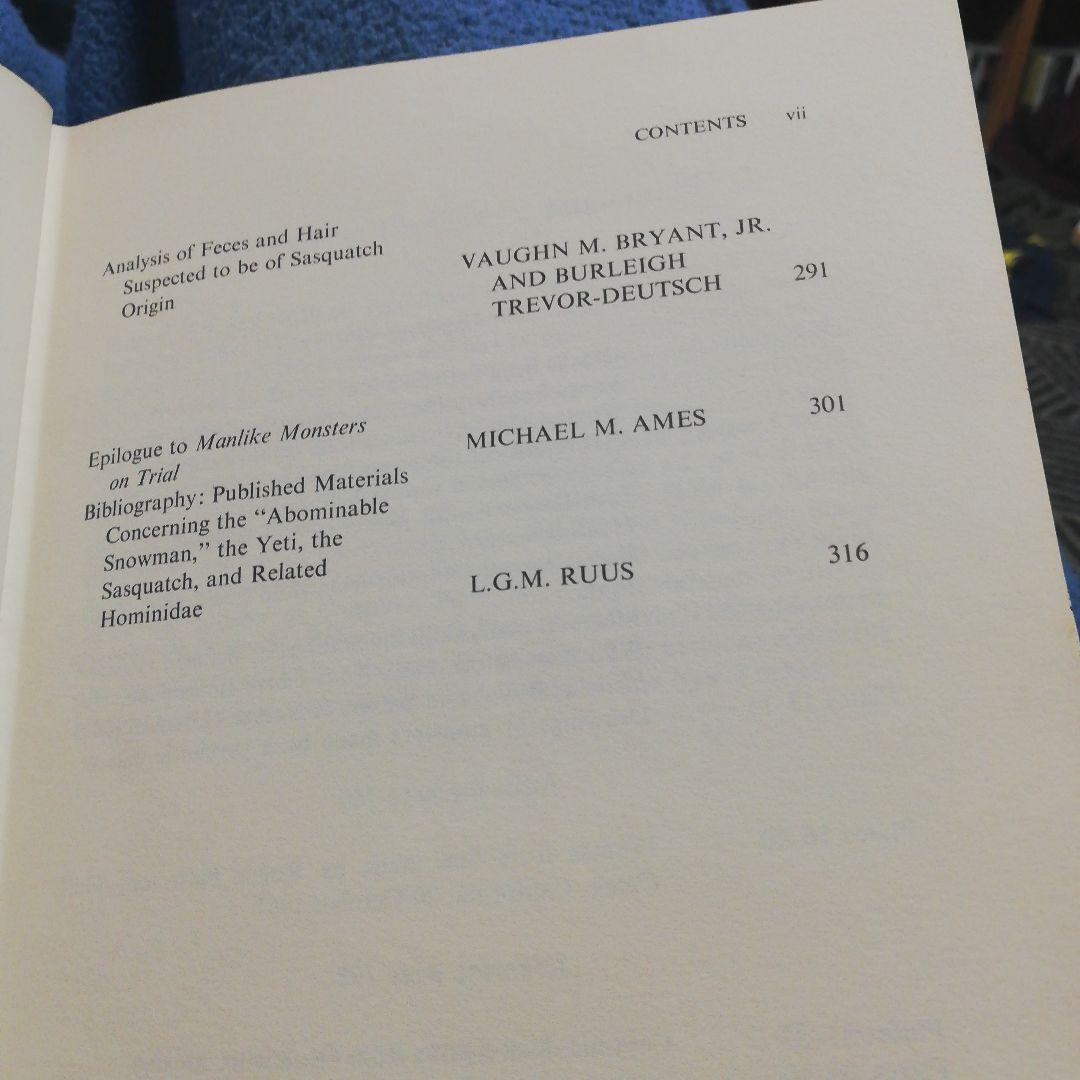 洋書 Manlike Monsters on Trial by Halpin