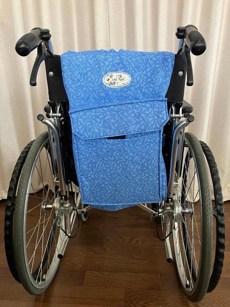 松永製作所　青色布地の車椅子