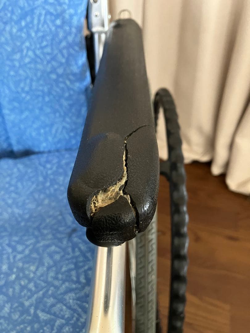 松永製作所　青色布地の車椅子