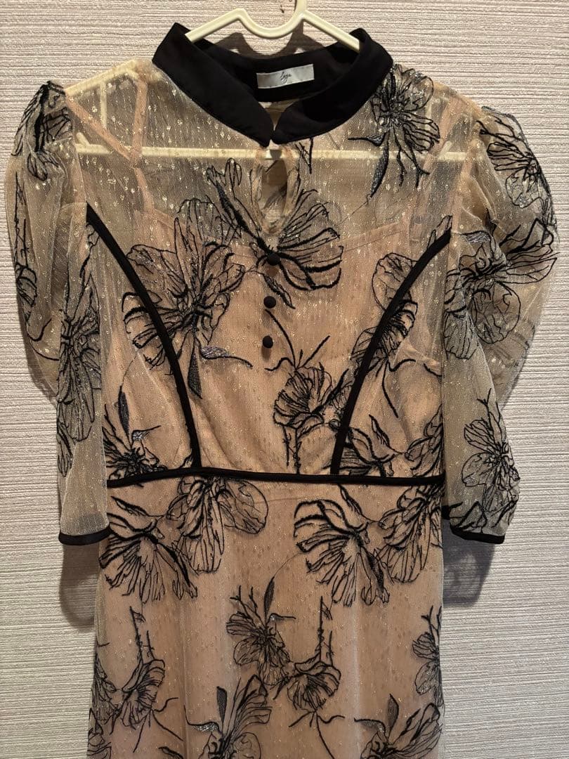 leja パーティドレス　ベージュ　S