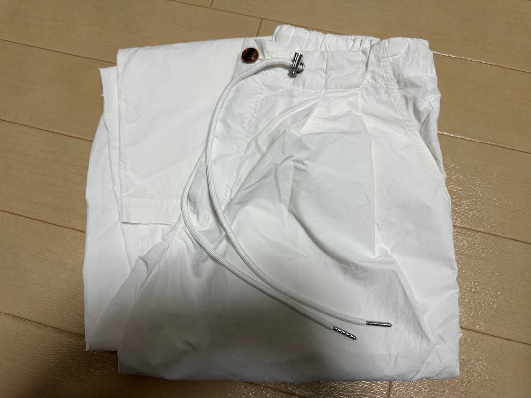 2tuckナイロンボリュームパンツ