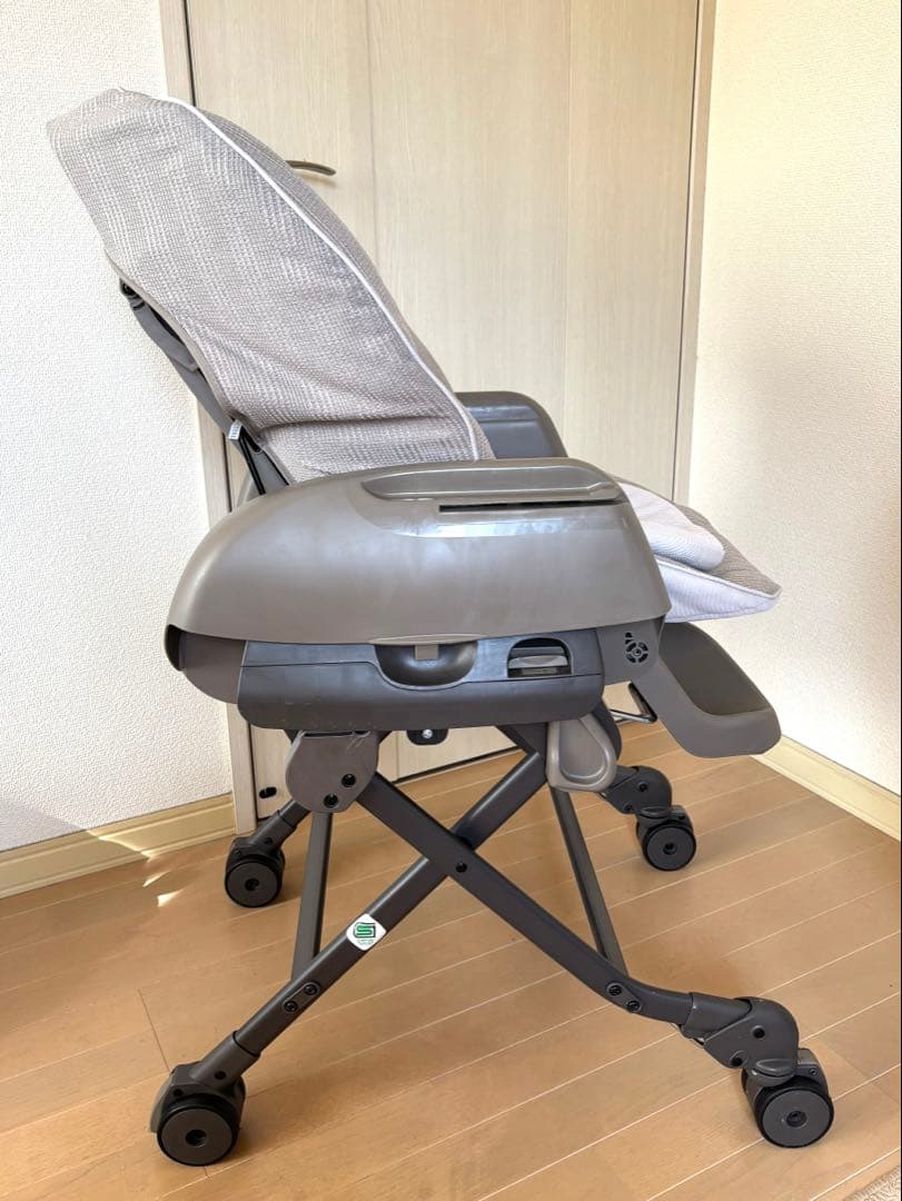 Combi ネムリラ 手動スウィング ハイローチェアー ランチトレー付き　箱付き