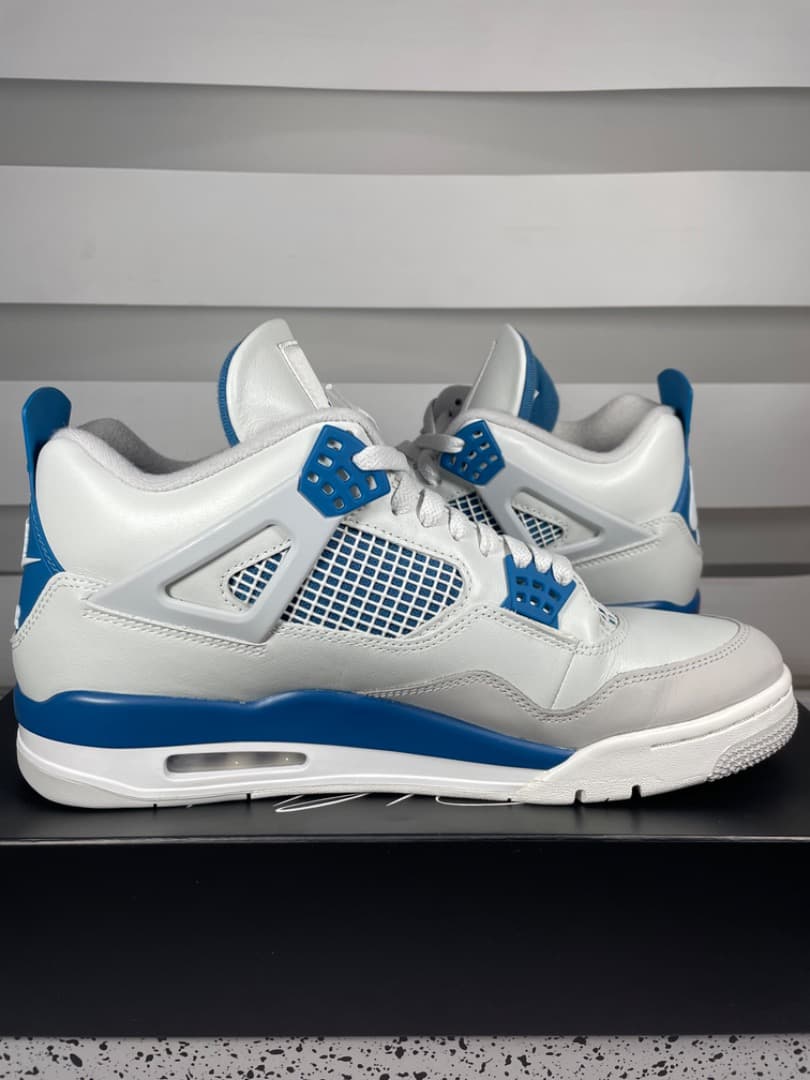 エアジョーダン4 ミリタリーブルー (2024)