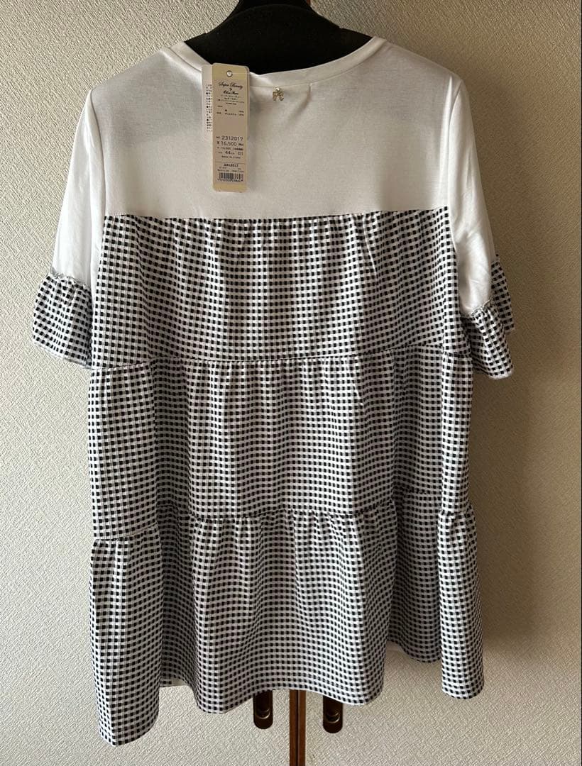 お値引き‼️★タグ付き★スーパービューティー半袖チュニック★