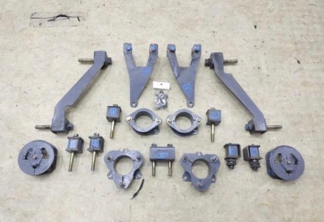 デリカ D5 ボディリフトアップキット