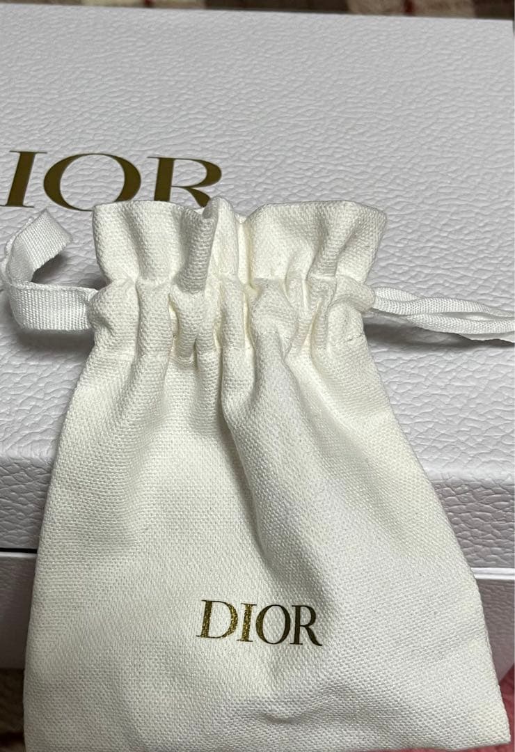 Diorモンテーニュークリスマスコフレ　未開封　箱付き　ミニ巾着プレゼント