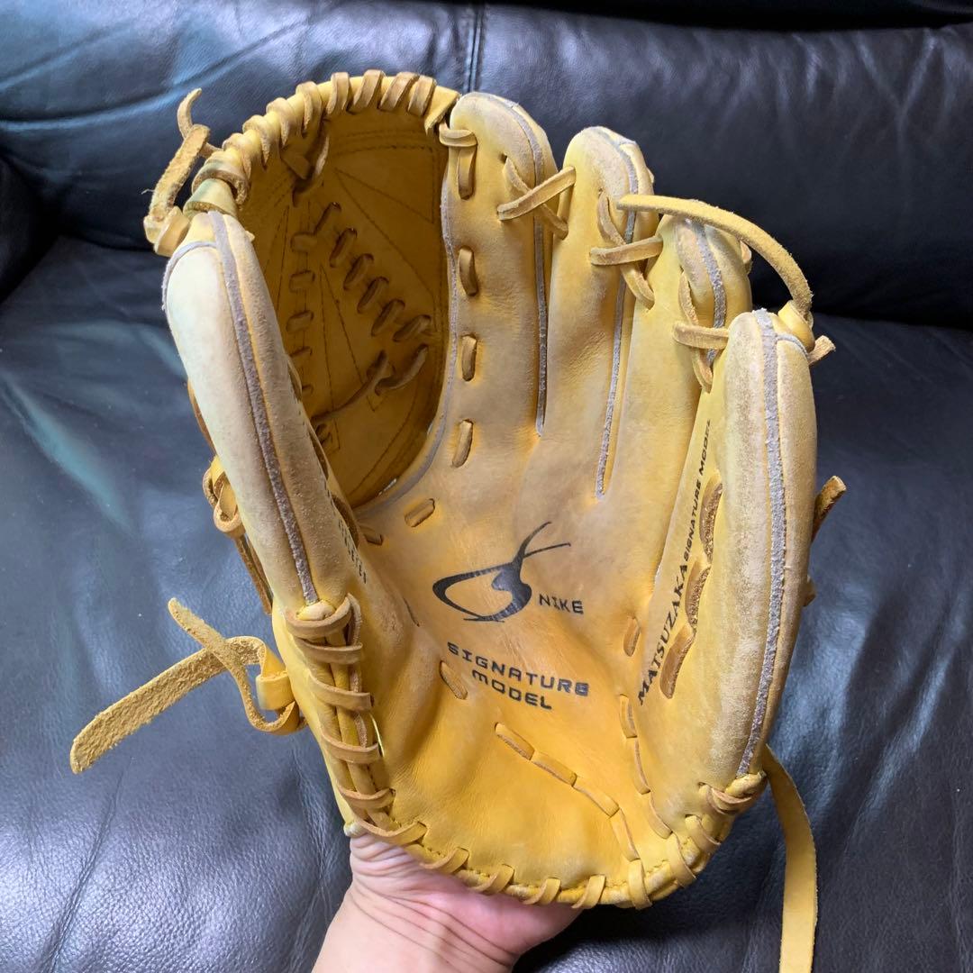 Nike 軟式グローブ Signature Model イエロー　松坂モデル