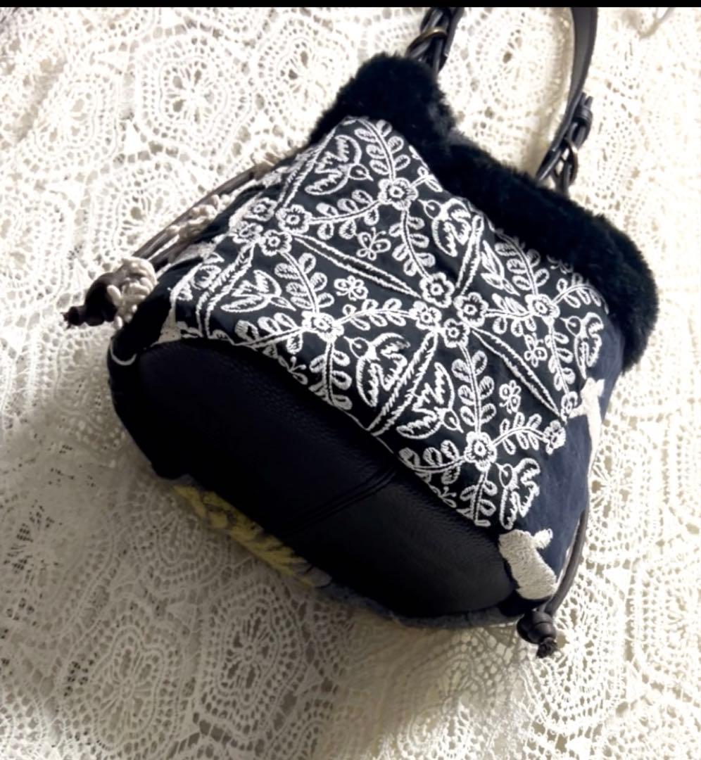 51124Aミナペルホネンハンドメイド ファーバッグ