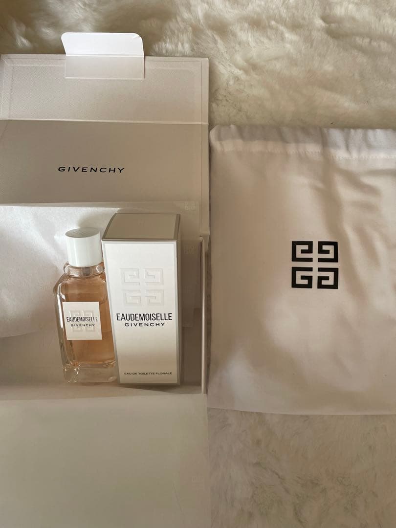 GIVENCHY EAU DE MOISELLE 香水 専用袋付き