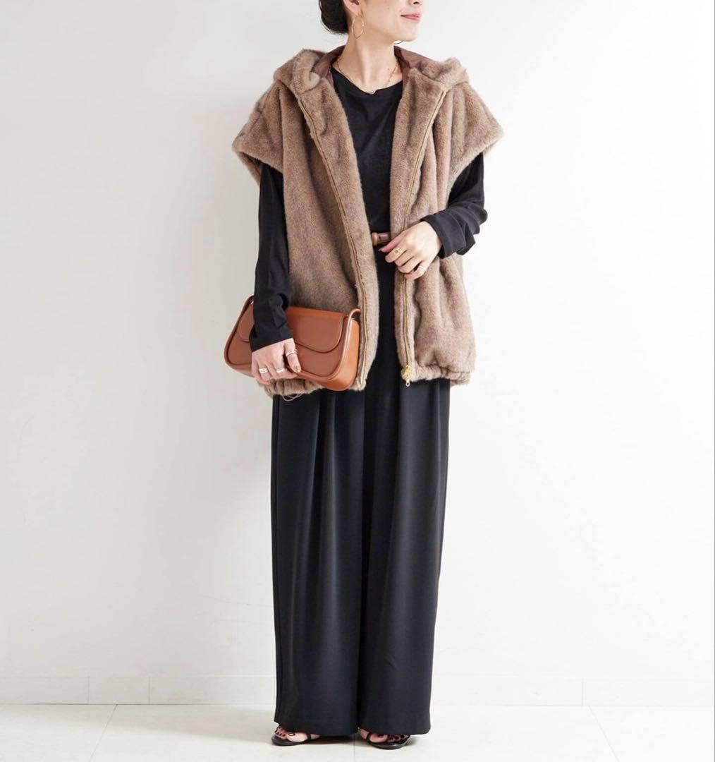 B.C STOCK フード付ミンク調ベスト