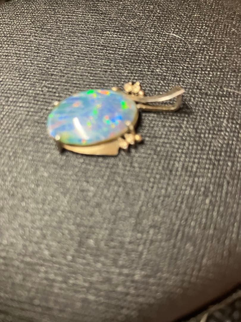 オパール ペンダントトップ(pt900刻印あり)