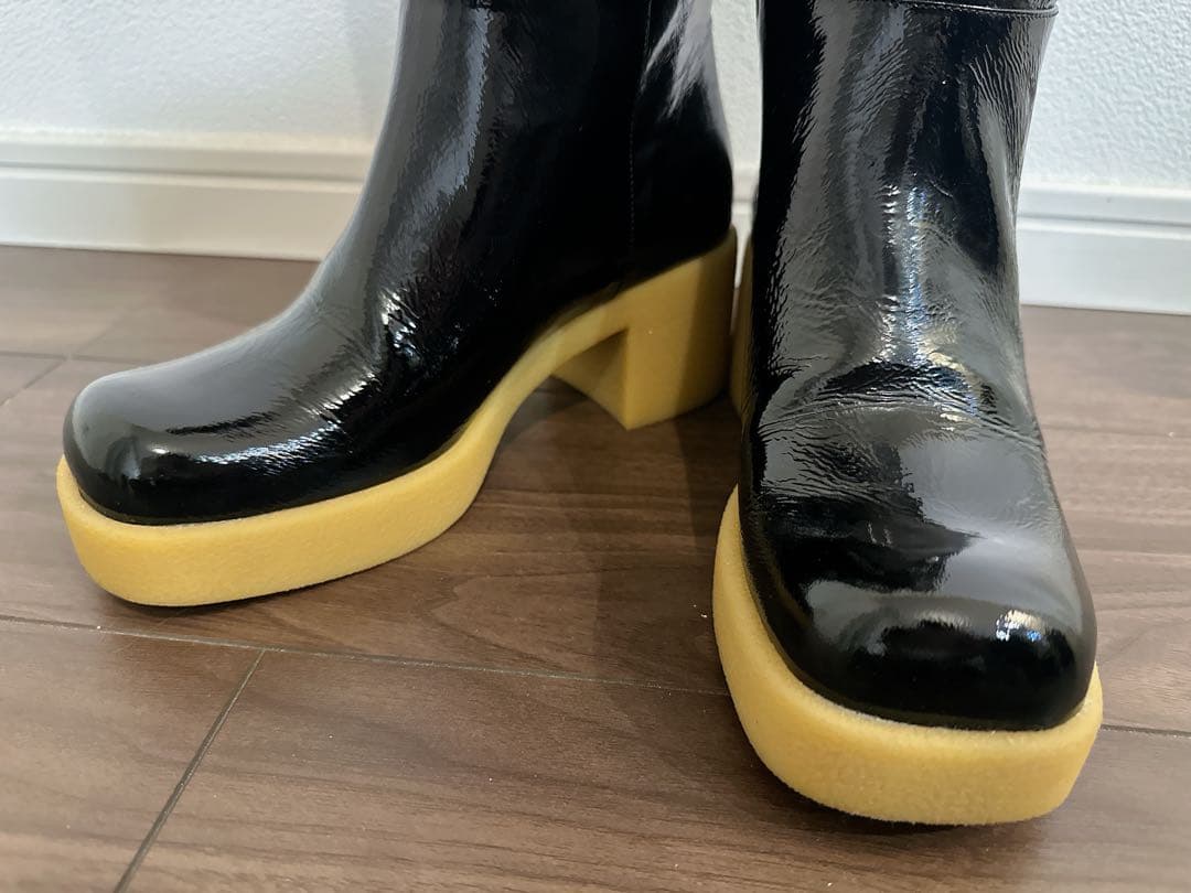 美品　miumiu ミュウミュウ　パテント　ロングブーツ