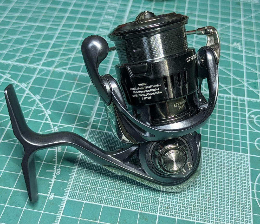 DAIWA 23エアリティST SF2000SS-Ｈ スピニングリール