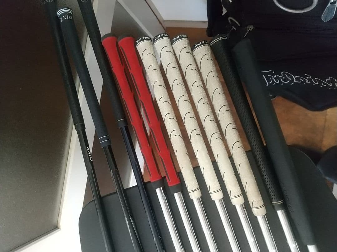 XXIO 豪華11本 ゴルフクラブセット オデッセイパター キャディバッグ付き
