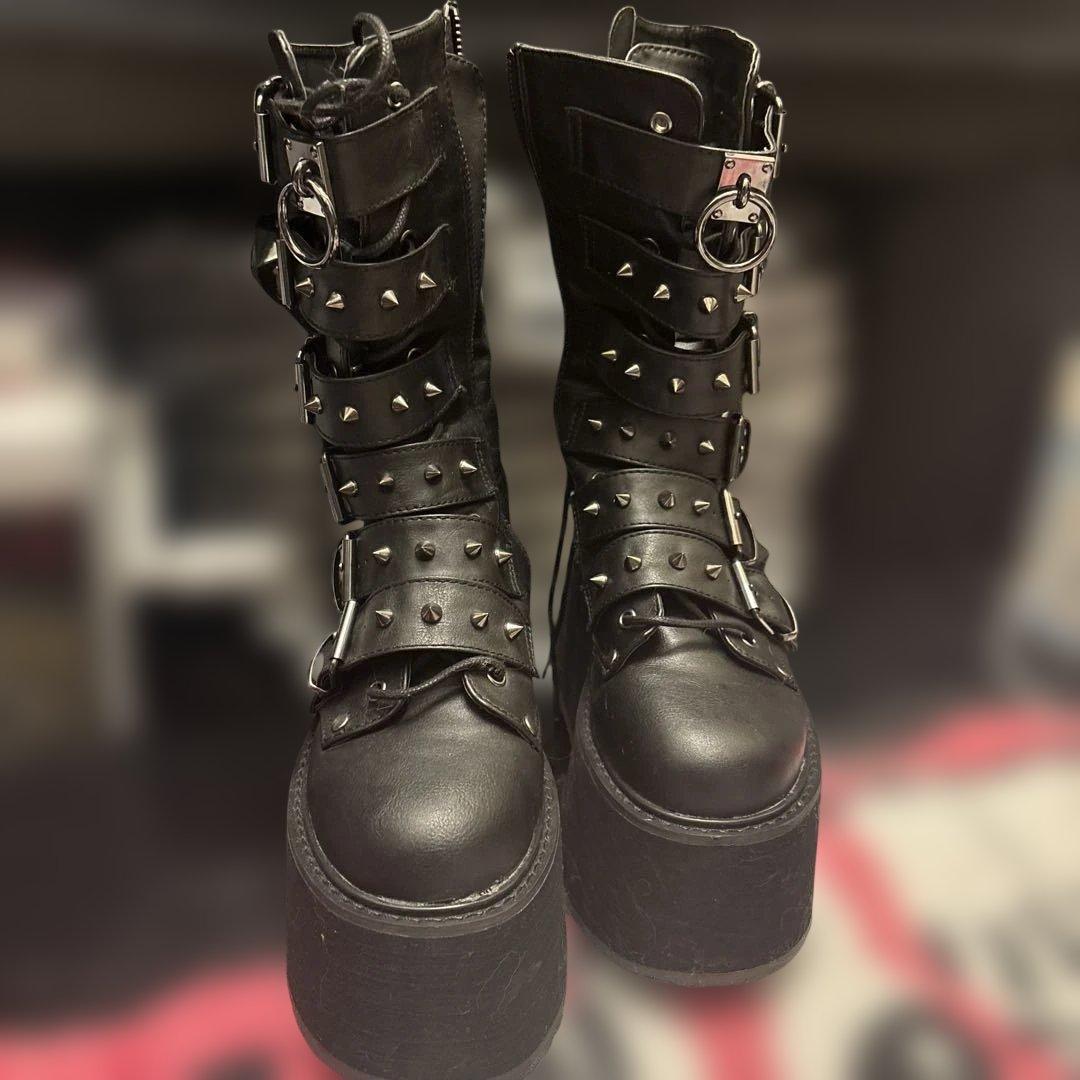 デモニア DEMONIA スタッズ付きブラックロングブーツ