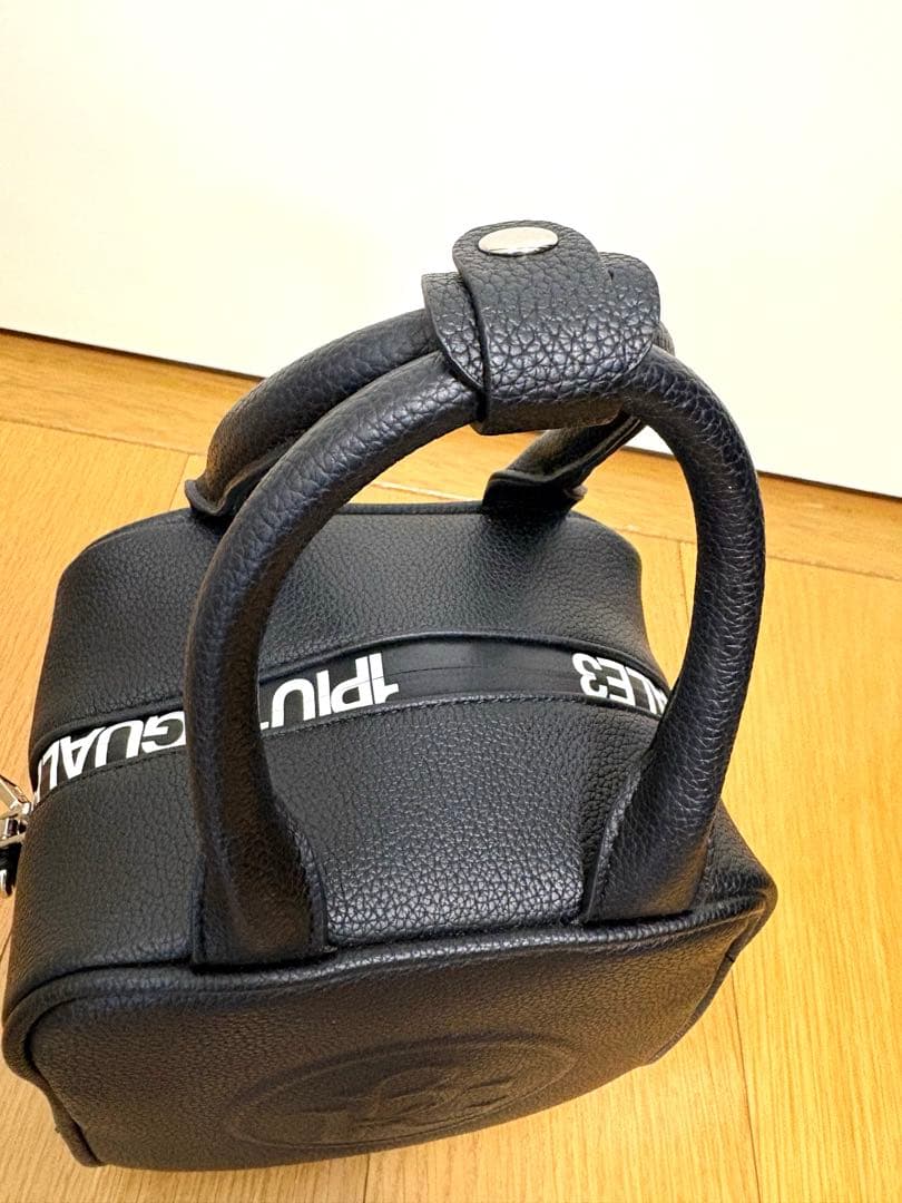 【美品】1PIU1UGUALE3（ウノピゥウノウグァーレトレ） レザーミニバッグ