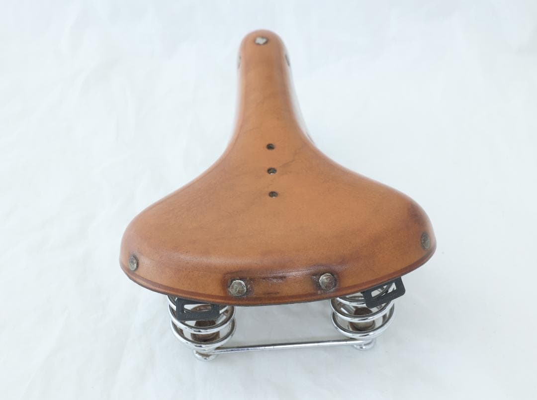 オランダ製　LEPPER　スプリング付き本革サドル