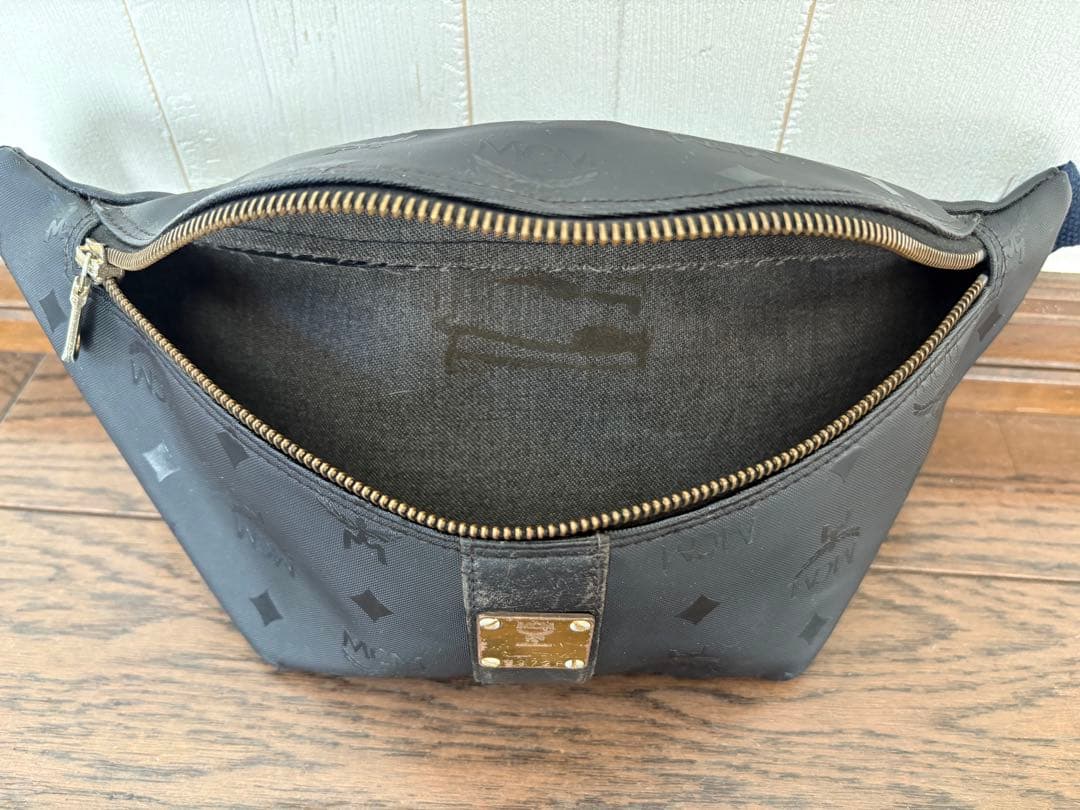 MCMエムシーエムボディバッグブランドブラック